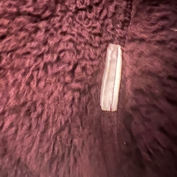 Beautiful Girls Athleta so toasty Sherpa jacket in burgundy/pink size XL/14 EUC - Picture 9 of 10